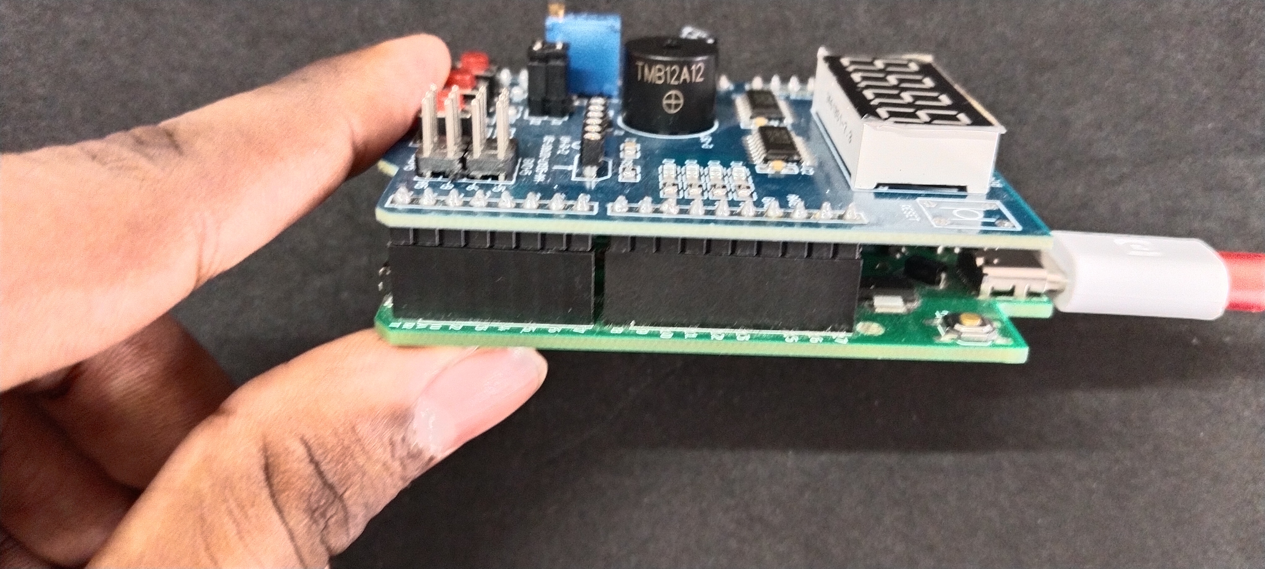 4-Bit Binary Counter Using Multi-Function Shield